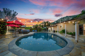 Stunning Beverly Hills Retreat 12-Bed Oasis with Heated Pool, Hot Tub